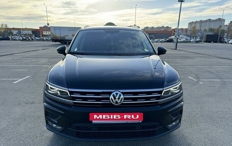 Volkswagen Tiguan II, 2018 год, 3 000 000 рублей, 2 фотография