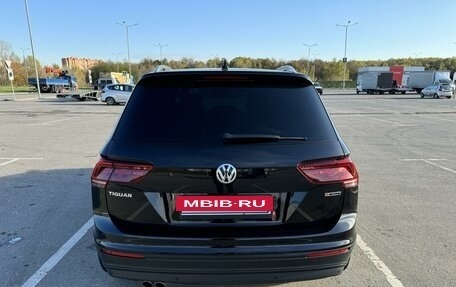 Volkswagen Tiguan II, 2018 год, 3 000 000 рублей, 6 фотография