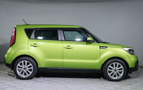 KIA Soul II рестайлинг, 2018 год, 1 975 000 рублей, 4 фотография