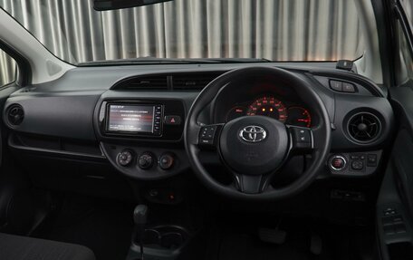 Toyota Vitz, 2019 год, 1 199 000 рублей, 6 фотография