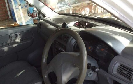 Mitsubishi Minica VIII, 2003 год, 375 000 рублей, 1 фотография