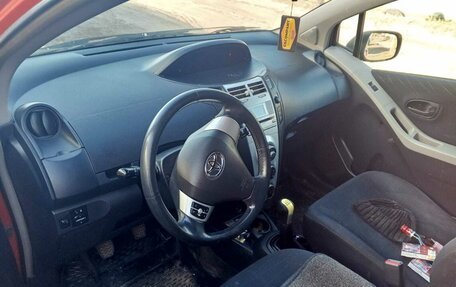 Toyota Yaris III рестайлинг, 2006 год, 510 000 рублей, 3 фотография