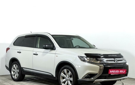 Mitsubishi Outlander III рестайлинг 3, 2015 год, 1 650 000 рублей, 3 фотография