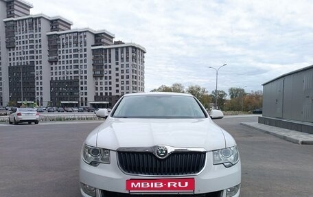 Skoda Superb III рестайлинг, 2012 год, 1 180 000 рублей, 3 фотография