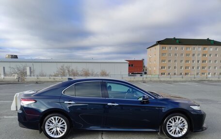 Toyota Camry, 2018 год, 3 320 000 рублей, 7 фотография