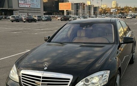 Mercedes-Benz S-Класс, 2011 год, 2 250 000 рублей, 2 фотография