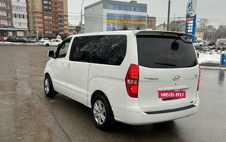 Hyundai Grand Starex Grand Starex I рестайлинг 2, 2014 год, 1 940 000 рублей, 6 фотография