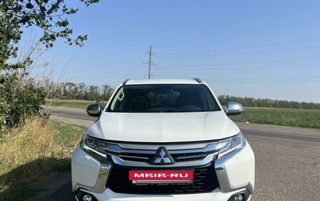 Mitsubishi Pajero Sport III рестайлинг, 2018 год, 3 500 000 рублей, 2 фотография