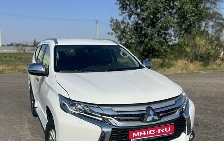 Mitsubishi Pajero Sport III рестайлинг, 2018 год, 3 500 000 рублей, 5 фотография