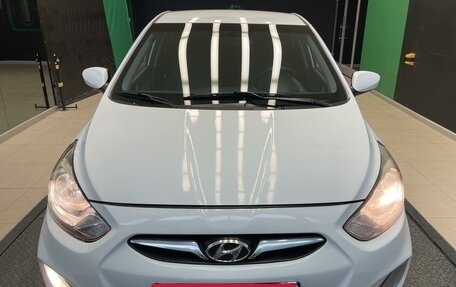 Hyundai Solaris II рестайлинг, 2013 год, 890 000 рублей, 2 фотография