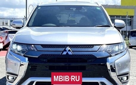 Mitsubishi Outlander III рестайлинг 3, 2021 год, 2 281 000 рублей, 2 фотография