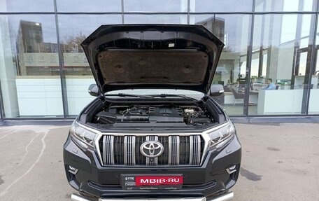 Toyota Land Cruiser Prado 150 рестайлинг 2, 2017 год, 5 769 000 рублей, 9 фотография