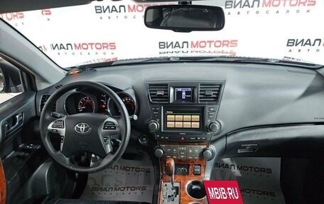 Toyota Highlander III, 2011 год, 2 549 000 рублей, 12 фотография