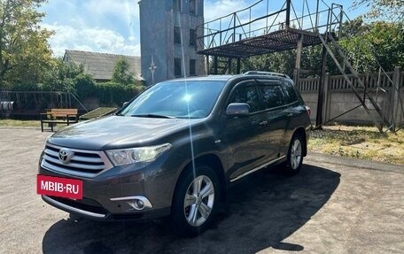 Toyota Highlander III, 2011 год, 2 500 000 рублей, 3 фотография