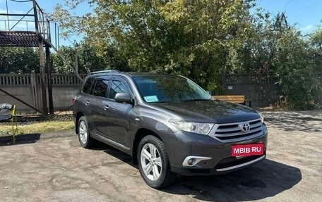 Toyota Highlander III, 2011 год, 2 500 000 рублей, 4 фотография