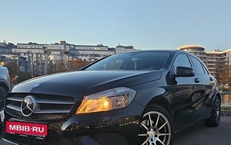 Mercedes-Benz A-Класс, 2014 год, 1 590 000 рублей, 2 фотография