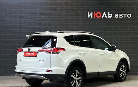 Toyota RAV4, 2017 год, 2 940 000 рублей, 5 фотография