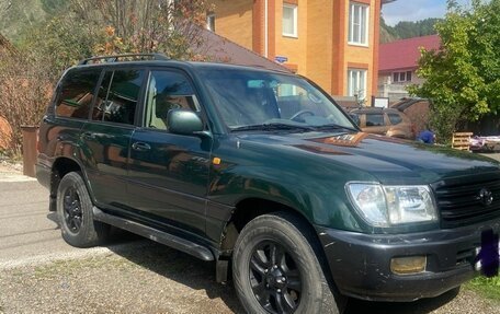 Toyota Land Cruiser 100 рестайлинг 2, 2004 год, 2 499 999 рублей, 1 фотография