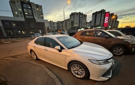 Toyota Camry, 2019 год, 3 300 000 рублей, 1 фотография