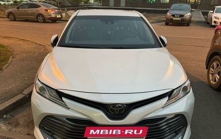 Toyota Camry, 2019 год, 3 300 000 рублей, 4 фотография