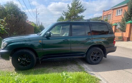 Toyota Land Cruiser 100 рестайлинг 2, 2004 год, 2 499 999 рублей, 2 фотография