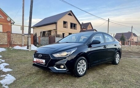 Hyundai Solaris II рестайлинг, 2017 год, 1 090 000 рублей, 1 фотография