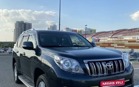 Toyota Land Cruiser Prado 150 рестайлинг 2, 2011 год, 3 300 000 рублей, 2 фотография