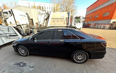 Toyota Camry, 2017 год, 2 600 000 рублей, 4 фотография