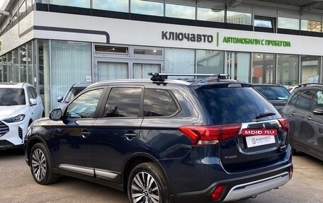 Mitsubishi Outlander III рестайлинг 3, 2020 год, 2 449 000 рублей, 6 фотография