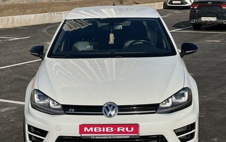 Volkswagen Golf R VII, 2015 год, 2 925 000 рублей, 2 фотография