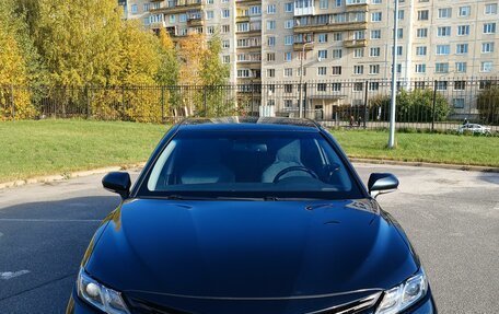 Toyota Camry, 2019 год, 2 850 000 рублей, 2 фотография