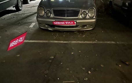 Mercedes-Benz CLK-Класс, 2000 год, 600 000 рублей, 4 фотография