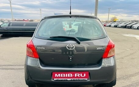 Toyota Yaris III рестайлинг, 2007 год, 699 000 рублей, 5 фотография