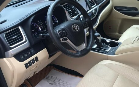 Toyota Highlander III, 2014 год, 3 700 000 рублей, 9 фотография