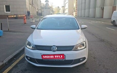 Volkswagen Jetta VI, 2013 год, 999 000 рублей, 7 фотография