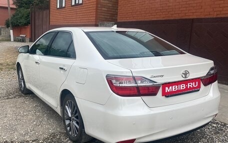 Toyota Camry, 2017 год, 2 200 000 рублей, 4 фотография