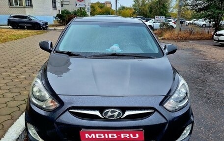 Hyundai Solaris II рестайлинг, 2012 год, 1 070 000 рублей, 1 фотография