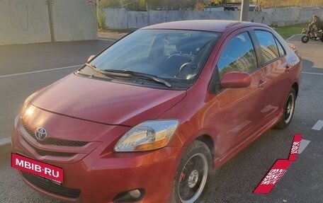 Toyota Yaris III рестайлинг, 2006 год, 760 000 рублей, 2 фотография