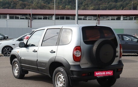 Chevrolet Niva I рестайлинг, 2010 год, 600 000 рублей, 4 фотография