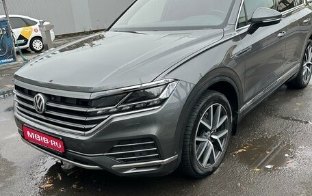 Volkswagen Touareg III, 2018 год, 5 800 000 рублей, 1 фотография