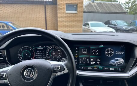 Volkswagen Touareg III, 2018 год, 5 800 000 рублей, 6 фотография