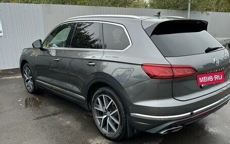 Volkswagen Touareg III, 2018 год, 5 800 000 рублей, 4 фотография