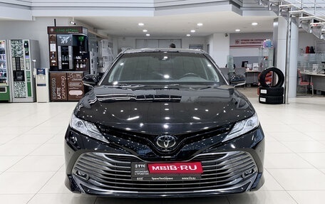 Toyota Camry, 2020 год, 3 550 000 рублей, 2 фотография