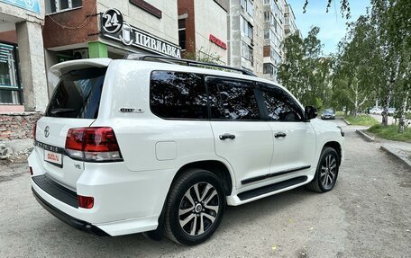 Toyota Land Cruiser 200, 2017 год, 7 950 000 рублей, 5 фотография