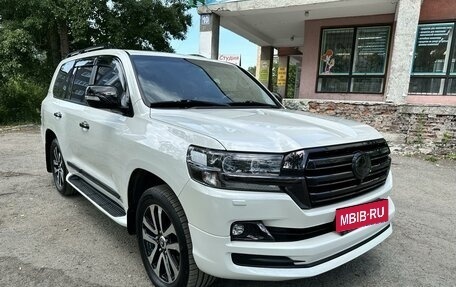 Toyota Land Cruiser 200, 2017 год, 7 950 000 рублей, 2 фотография