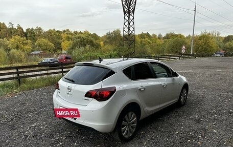 Opel Astra J, 2010 год, 885 000 рублей, 3 фотография