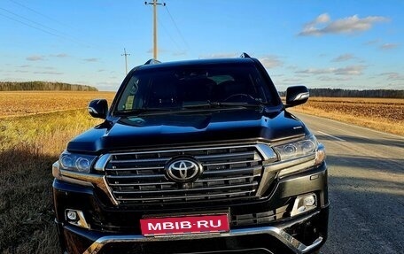 Toyota Land Cruiser 200, 2016 год, 7 000 000 рублей, 1 фотография