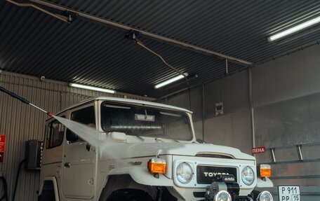 Toyota Land Cruiser 40, 1979 год, 15 000 000 рублей, 2 фотография