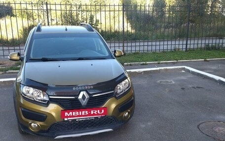 Renault Sandero II рестайлинг, 2017 год, 1 099 000 рублей, 2 фотография