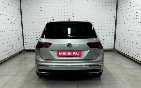 Volkswagen Tiguan II, 2018 год, 3 220 000 рублей, 18 фотография